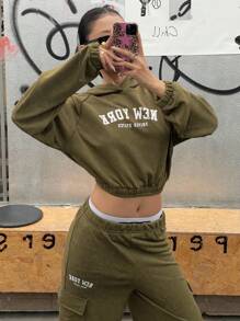 SHEIN Explorewe 2 件套 Streetcool 休闲少女春秋英伦印花连帽短款运动衫和侧袋工装裤，适合日常穿着和运动 - 軍綠色 - 查看 6