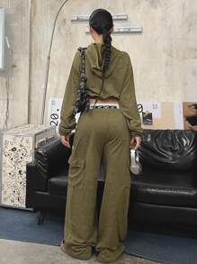 SHEIN Explorewe 2 件套 Streetcool 休闲少女春秋英伦印花连帽短款运动衫和侧袋工装裤，适合日常穿着和运动 - 軍綠色 - 查看 2
