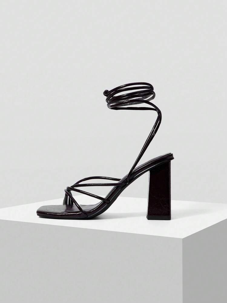 Sandalias con taco sexy de tira y puntera cuadrada