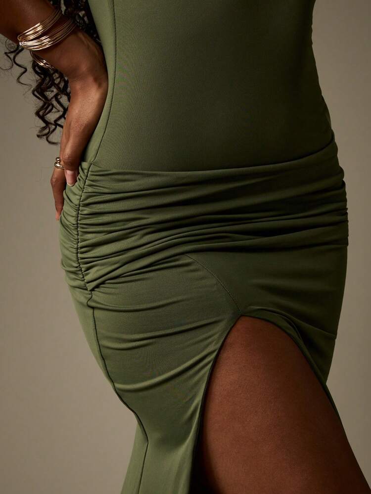 MISSGUIDED Robe de soirée maxi fendue sur le côté, robe moulante en jersey à encolure ras-du-cou et froncée. Robe de soirée longue pour occasions spéciales, tenue d'invitée de mariage, Noël