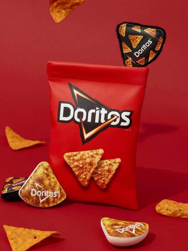 Doritos X SHEIN Set de 5 piezas de esponjas de maquillaje con diseño de chips de maíz, que incluye 2 esponjas de maquillaje Rubycell para cosméticos líquidos o en crema, 2 borlas de terciopelo para cosméticos en polvo, 2 bolsas de almacenamiento, ideal para principiantes
