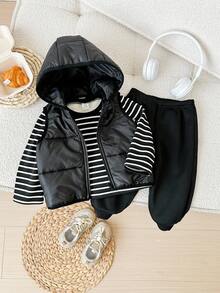 Bubblio 3件套男女宝宝秋冬服装套装：条纹长袖T恤、针织衫、羽绒背心外套搭配运动裤，舒适休闲基础款，适合室内、室外、日常穿着、运动、玩耍、派对、拍照、度假等场合。男宝宝街头风套装，男宝宝羽绒背心，男宝宝白色运动鞋，男宝宝黑色裤子，黑白条纹衬衫。 - 黑與白 - 查看 6