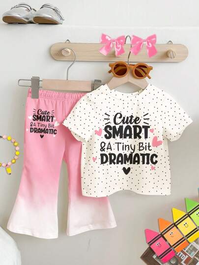 SHEIN Happikins 可爱迷你波点渐变奶油粉，趣味字母“可爱、聪明又有点戏剧化❤”女婴休闲简约短袖圆领T恤和喇叭裤套装，夏季穿搭，舒适百搭，适合秋季叠穿，时尚女婴，休闲装，女婴图案服装，返校季，秋季服装，返校节