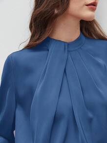 BizChic 女士秋季高领不对称设计褶饰宽松长袖上衣，基本款简约优雅别致商务休闲办公装，适合教师、婚礼、音乐会