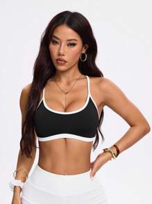 Easithlete 女士撞色设计瑜伽健身跑步可拆卸衬垫运动文胸 - 黑與白 - 查看 4