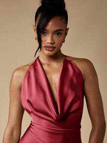 MISSGUIDED Đầm Maxi cổ yếm thanh lịch, đầm dạ hội trang trọng hở lưng, thiết kế yếm, cắt chéo, dài chấm đất, thích hợp cho những dịp đặc biệt, tiệc cưới, tiệc khiêu vũ, dạ hội, Giáng sinh - Màu Đỏ Sâu - Xem 4