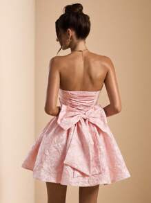 SHEIN BAE 春夏纯粉色纹理提花露背蝴蝶结修身喇叭迷你连衣裙，适合度假、海滩、生日派对、早午餐、婚礼嘉宾、伴娘 - 粉色 - 查看 1