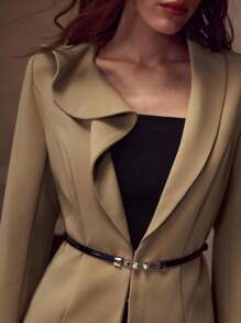 MOTF PREMIUM 不对称领口配腰带纯色大衣 - 卡其色 - 查看 3