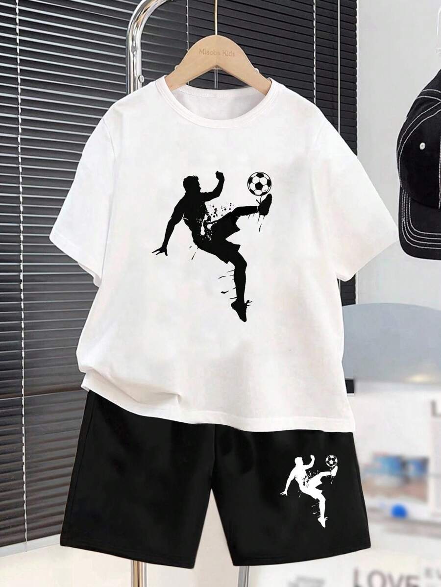 SHEIN 2 件青少年男童休闲运动风格足球图案剪影图形短袖 T 恤和短裤套装，街头风格，适合夏季 - 彩色 - 查看 1