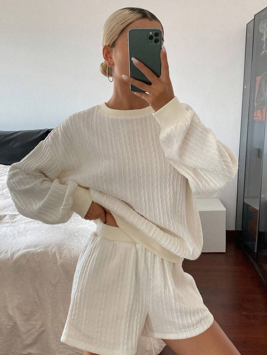 DAZY 两件套女士纯色纹理面料宽松圆领长袖卫衣和直筒短裤休闲街头风加厚套装，秋冬女士家居服套装 - 米色 - 查看 1