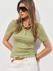 ATUI Studio Minimalistisches, schlankes, lässiges Pendler-T-Shirt in Unifarbe mit kurzen Ärmeln, Sommer, grüne Shirts für Frauen, lässige Damenblusen, T-Shirts für Frauen im Sommer, hellgrünes Top - Grün - Übersicht 4