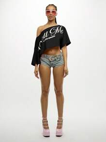 SUMWON WOMEN Áo thun hở vai bất đối xứng họa tiết chữ nghiêng thiết kế lễ hội hòa nhạc thường ngày mùa hè mùa xuân thời trang - màu đen - Xem 3