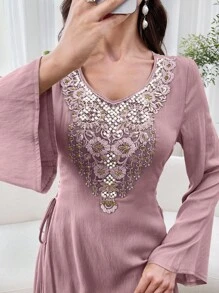 Al Najma Váy phong cách Ả Rập thanh lịch dành cho nữ có miếng dán trang trí và dây buộc eo - Bụi hồng - Xem 8