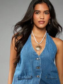 MISSGUIDED فستان قصير بدون أكمام من الجينز مع قلادة قلب معلقة، تصميم بدون ظهر، أزرار أمامية، ملابس شارع صيفية للمهرجانات، موضة Y2K عصرية وكاجوال بدون أكمام - الأزرق - مشاهدة 6