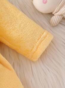 女婴简约时尚甜美黄色毛绒长袖连帽睡袍 - 黃色 - 查看 4