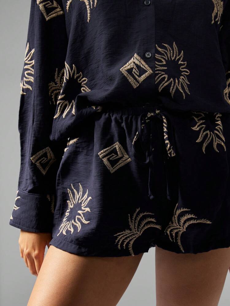 MISSGUIDED Linen Feel Two Piece Set With Embroidered Sun And Moon Motifs