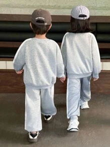 SHEIN 2pcs/Set Young Boys Floral Embroidered Knit Sweatshirt And Sweatpants, Back To School, School Uniform, Children's Back To School Outfit - Light Grey - View 2