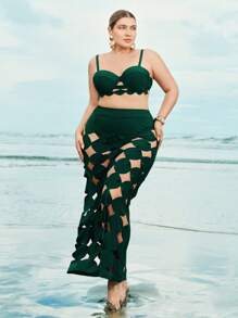 Swim Oasis 加大码 3 件套沙滩装，包括可调节肩带加厚分体泳衣上衣、高腰比基尼泳裤和镂空刺绣长裙，时尚假日泳装套装