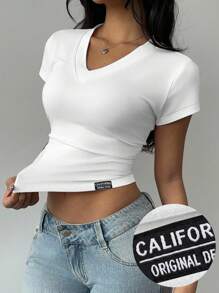 SHEIN EZwear Áo thun cổ chữ V in họa tiết California tối giản, giản dị dành cho nữ, phù hợp cho mùa hè, mùa tựu trường, phong cách đại học, tiệc Homecoming theo phong cách Old Money - Nhiều màu - Xem 2
