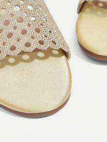 CUCCOO TILAWA 女士水钻镂空设计休闲平底拖鞋 - 金色 - 查看 3