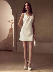 MOTF PREMIUM ĐẦM NGẮN KHÔNG TAY CÓ NƠ SEQUIN TƯƠNG PHẢN - Màu be - Xem 1