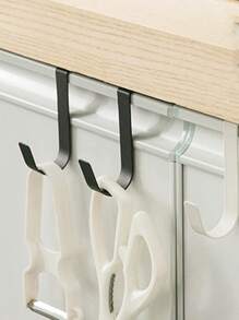 SHEIN 1件/2件装玫瑰刺绣珊瑚绒毛巾套装 - 超柔软、吸水性强、亲肤、速干，包含一条手巾和一条浴巾，尺寸为70*140厘米，适合成人使用，可用于家庭、泳池、浴室等场所。也可用于家居浴室装饰、夏季返校季、美容院等。