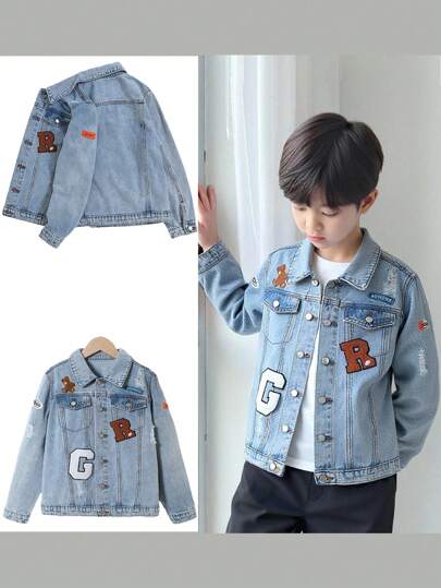 SHEIN 这款青少年男童时尚休闲Y2K复古酷炫简约舒适宽松蓝色可水洗日常基础款夹克，采用镂空破洞磨边小熊字母印花设计，搭配牛仔布宽松长袖，柔软舒适，适合青少年男童日常穿着，也适合秋季、冬季返校、返校节、锐舞派对和海滩等场合。