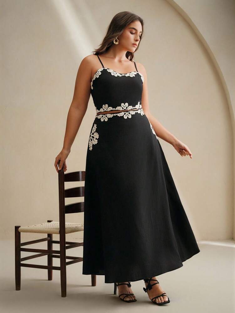 Women's Vintage Intricate Hollow Out Embroidery Set