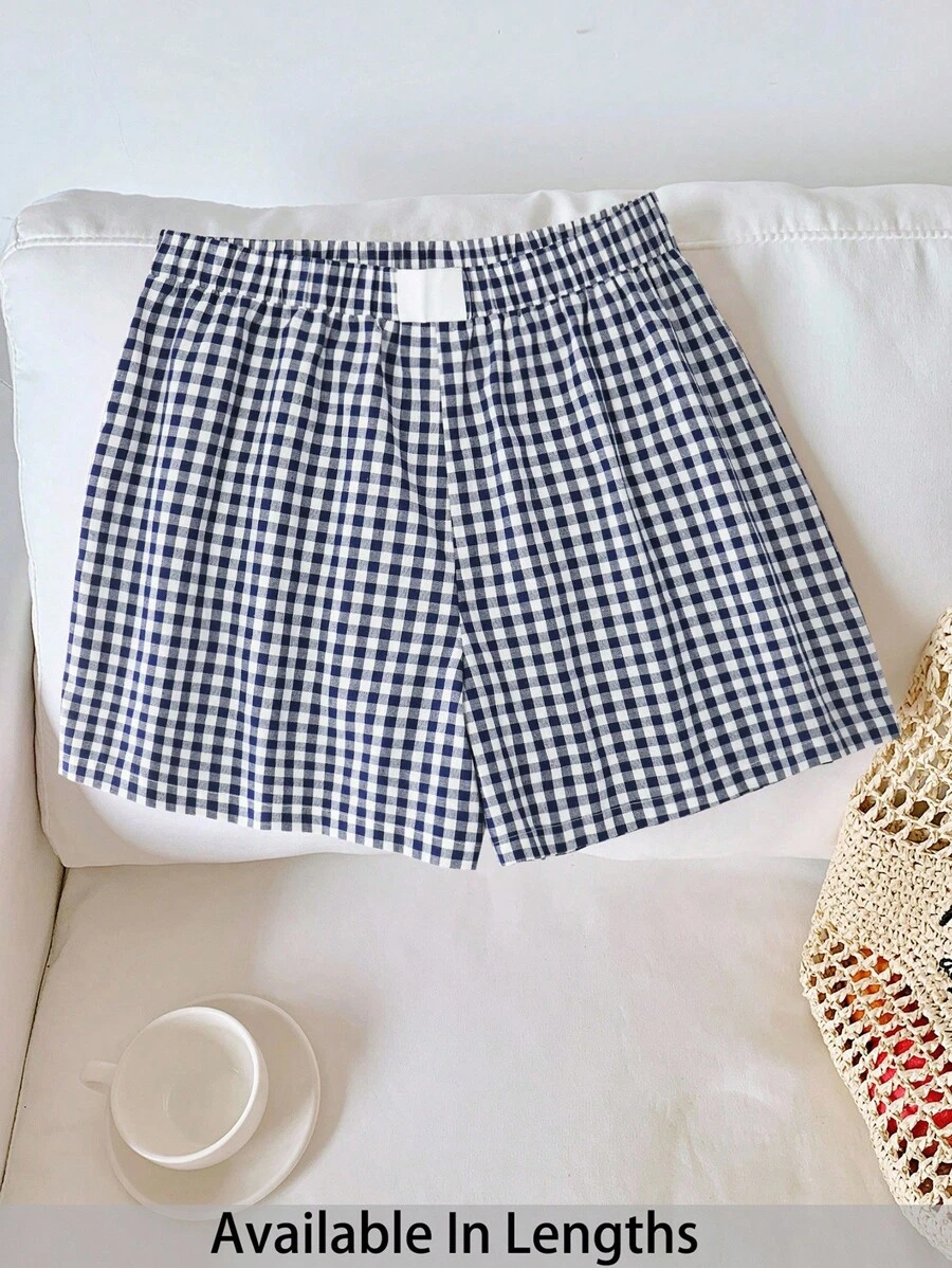 SHEIN Tall CURVE Plus Size Women's Fashion Red Woven Plaid Shorts For Summer Valentine's Day - Black - View 1