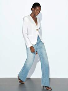 Maija 女式米色 V 领百搭、时尚都市时尚必备舒适 V 领落肩长袖、后开衩设计、正面金属玫瑰花装饰、商务休闲办公装、低调复古氛围、高端品质、都市通勤、杂志编辑标志性风格、城市社交派对外套女式西装外套女式西装外套短款西装外套白色西装外套女式金属装饰秋装