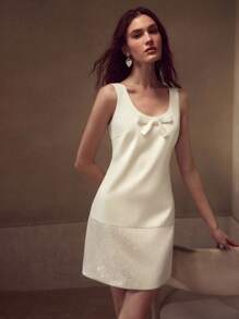 MOTF PREMIUM ĐẦM NGẮN KHÔNG TAY CÓ NƠ SEQUIN TƯƠNG PHẢN - Màu be - Xem 6