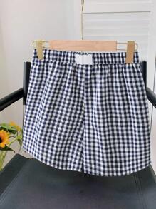 SHEIN Tall CURVE Plus Size Women's Fashion Red Woven Plaid Shorts For Summer Valentine's Day - Black - View 3