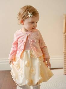 SHEIN This 2-Piece Baby Girl's Fashionable, Sweet And Cute Sleeveless Three-Dimensional Floral Organza Dress Pairs Well With A Comfortable Knitted Textured Short Coat Set.