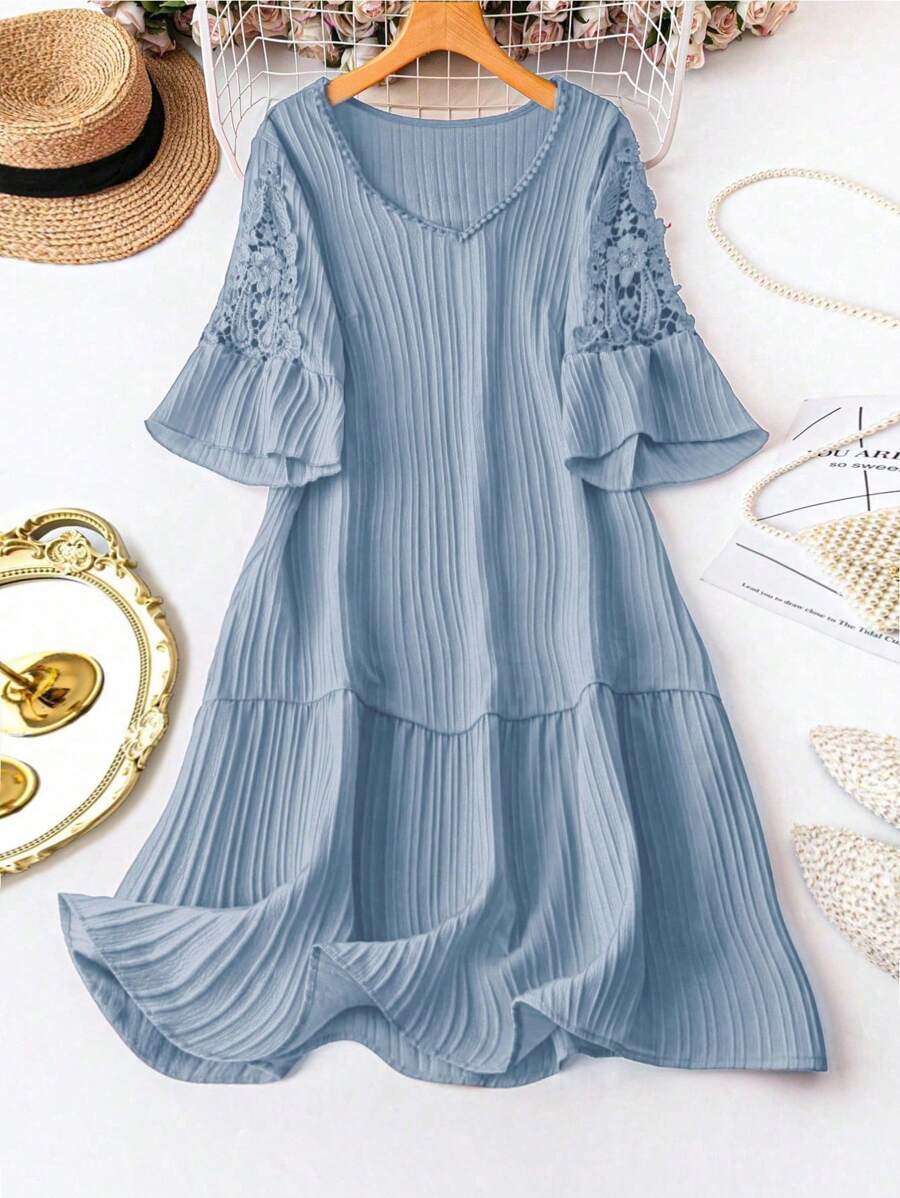 SHEIN LUNE 大码女式夏季 V 领撞色蕾丝荷叶边宽松连衣裙