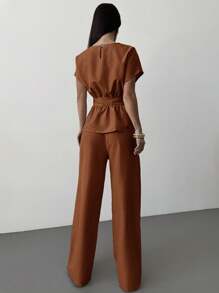 Firerie 春夏新款优雅杏色亚麻竹节领收腰纽扣衬衫和高腰直筒阔腿裤通勤套装、亚麻休闲套装、度假套装 - 鏽棕色 - 查看 2