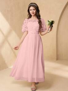 SHEIN 优雅白色圆领 3D 蕾丝面料泡泡袖飘逸连衣裙，适合派对、婚礼、少女穿着