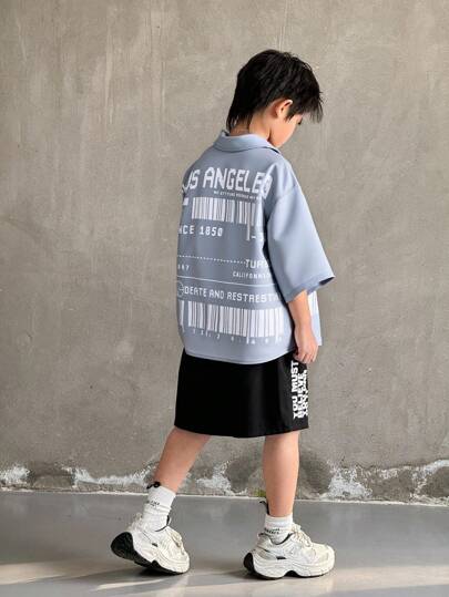 SHEIN 1 件青少年男童舒适时尚休闲宽松韩版图案文字印花短袖 Polo 衫，适合春夏季日常穿着、运动、郊游、学校、聚会、节日、拍照、返校季