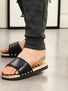 SHEIN 男士足部穴位按摩拖鞋，中医针灸按摩旋转足部按摩鞋，男女适用（每双拖鞋上的鹅卵石略有不同） - 黑色 - 查看 9