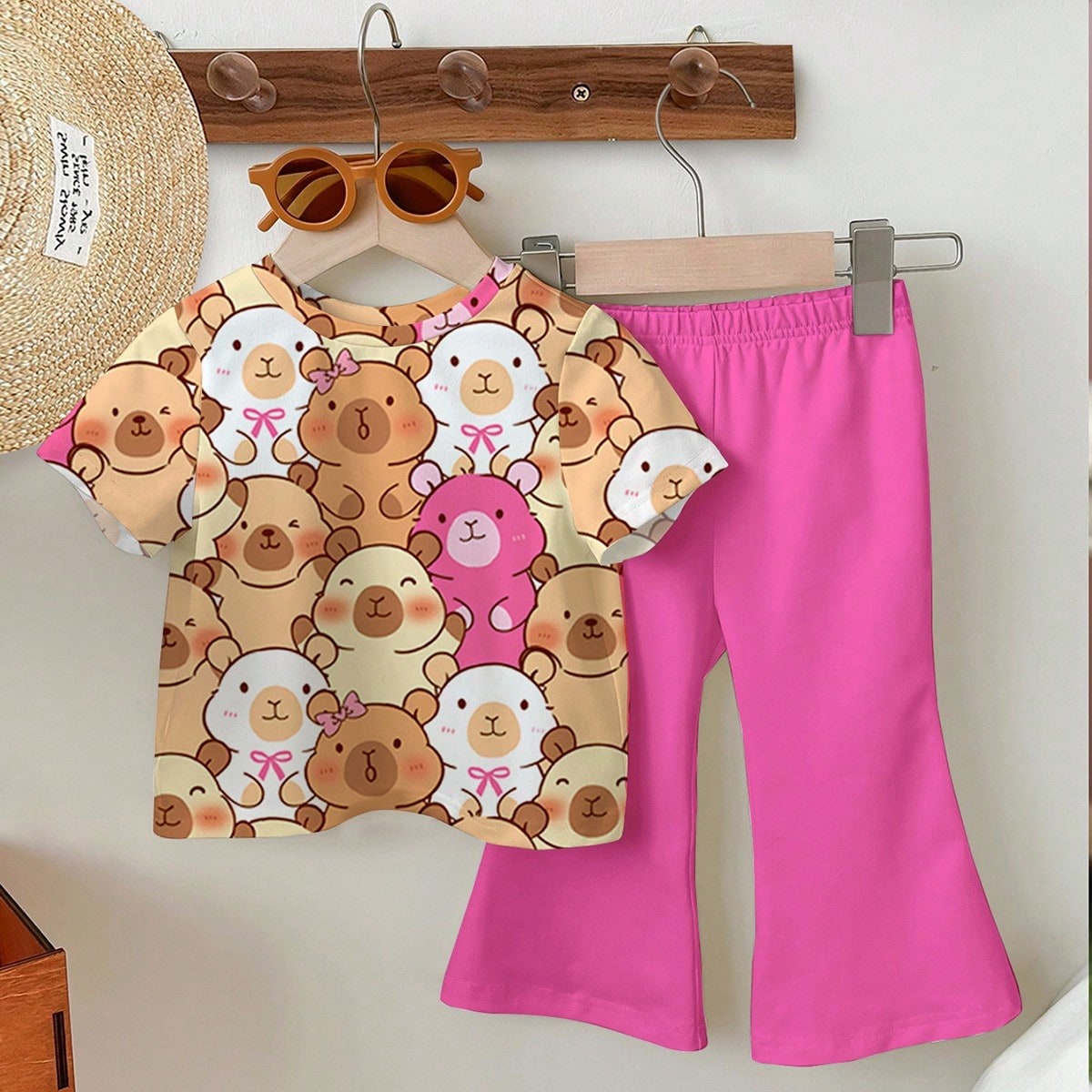 Piezas Conjunto informal de niña con blusa de manga corta con estampado de animal de dibujos animados de capibara lindo y pantalones acampanados, ade
