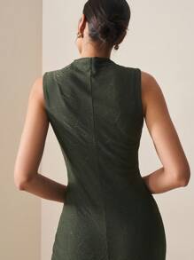 BizChic 2025秋季新款女装休闲时尚百搭简约无袖纹理橄榄绿复古风格街头休闲办公室约会派对郊游机场返校秋季连衣裙