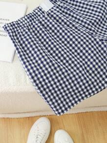 SHEIN Tall CURVE Plus Size Women's Fashion Red Woven Plaid Shorts For Summer Valentine's Day - Black - View 5