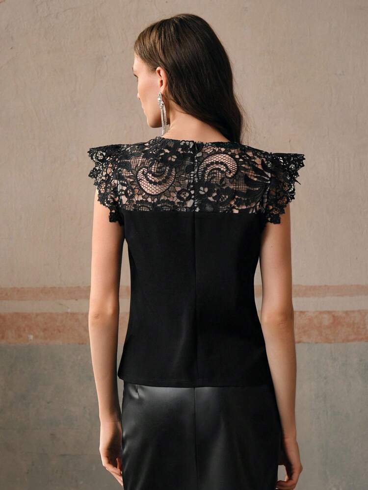 Elegant Lace Patchwork Knit Slim Fit Stretchy Black T-Shirt For Women
