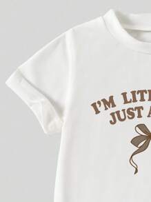 SHEIN 两件套标语蝴蝶结印花上衣和迷彩印花裤，休闲时尚套装，女童短袖上衣和运动裤套装 - 彩色 - 查看 3