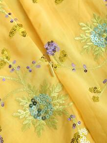 SHEIN Unity 棕色亮片刺绣性感V领露背吊带背心，棕色亮片性感低腰迷你裙，女式两件套，适合春夏秋季 - 淡黃色 - 查看 4