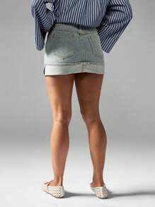 MISSGUIDED 高腰牛仔迷你裙，结构坚固，卷边设计，毛边细节，春夏街头休闲节日下装 - 淺色水洗藍 - 查看 2