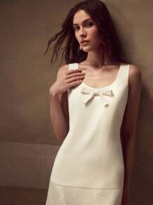 MOTF PREMIUM ĐẦM NGẮN KHÔNG TAY CÓ NƠ SEQUIN TƯƠNG PHẢN - Màu be - Xem 2