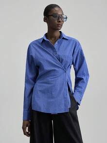 Ontre 2025 新都市时尚风格，极简舒适，格子面料，蓝色，多造型，超大版型，翻领，长袖，侧开衩，女式上衣，秋装，返校，商务休闲，通勤现代都市休闲时尚商务休闲女士办公室装低调老款风格轻松气质高端都市通勤高品质机场女装高端材质商务休闲上衣蓝色格子衬衫女装女士蓝色衬衫格子领带衬衫蓝色纽扣衬衫 - 藍色 - 查看 6