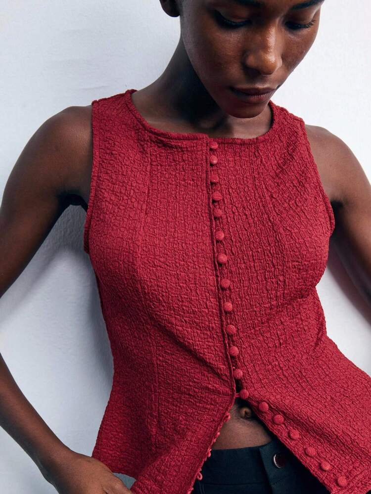 SHEIN Maija 2025 Top de cardigan sans manches pour femmes en tricot texturé de couleur café, style classique de ville moderne. Convient pour les fêtes du début de l'automne et la rentrée scolaire. Hauts corset pour femmes en bordeaux, rouge foncé, rouge vin. Hauts pour femmes en automne et hiver, pour les sorties de nuit, les rendez-vous, le style "Old Money".