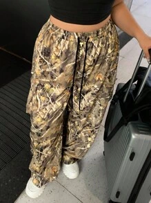 SHEIN EZwear Spodnie dresowe w stylu vintage streetwear z nadrukiem opadłych liści, sznurowane, w dużych rozmiarach - Wielokolorowe - Zobacz 4