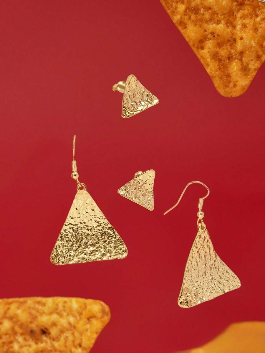 Doritos X SHEIN 2 对锌合金薯片三角形耳钉和可爱百搭金色套装 - 金色 - 查看 1